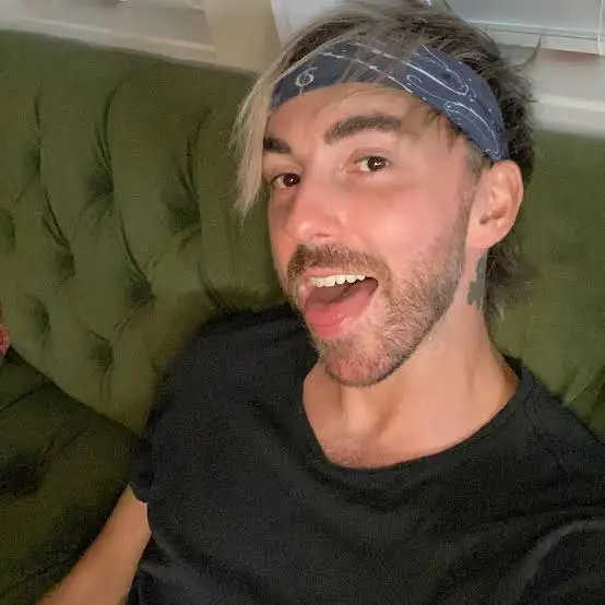 Alex Gaskarth Biography: Songs, Albums, Awards, Age, Net Worth, Wife, Parents, Siblings, Wiki