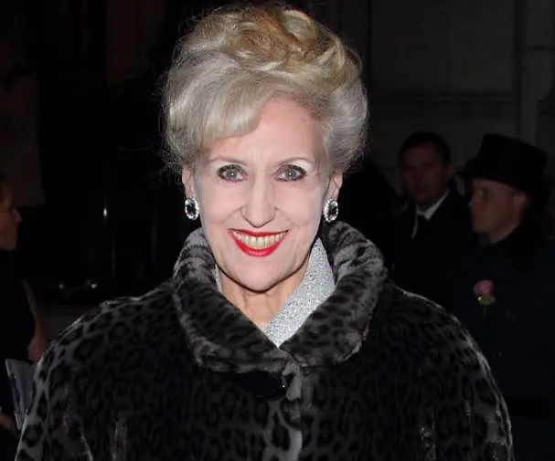 Anita Dobson Biography: Movies, Songs, Net Worth, Parents, Siblings, Husband, Age, Height