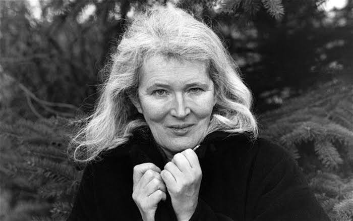 Angela Carter Biography: Books, Wikipedia, Husband, Age, Net Worth, Parents, Height Angela Carter Biography: Books, Wikipedia, Husband, Age, Net Worth, Parents, Height
