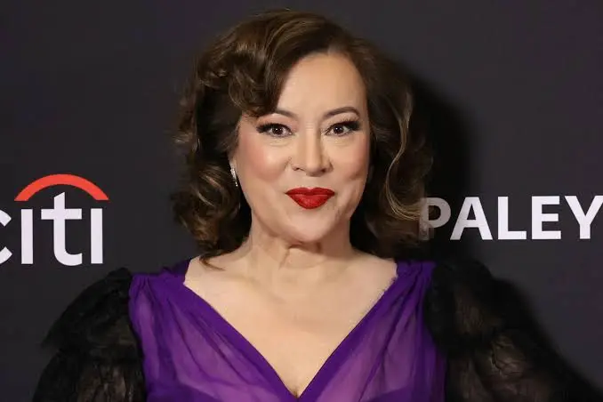 Jennifer Tilly Biography: Age, Movies, Net Worth, TV Shows, Awards, Wiki, Parents, Siblings, Husband, Nationality