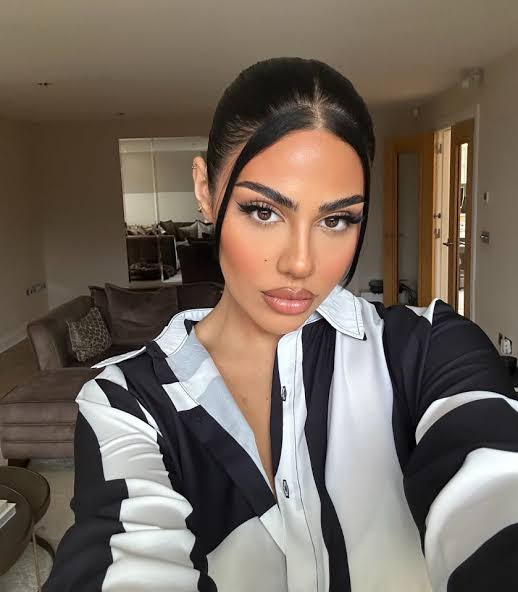 Mandi Vakili Biography: Nationality, Wikipedia, Age, Net Worth, Instagram, Siblings, Height Mandi Vakili Biography: Nationality, Wikipedia, Age, Net Worth, Instagram, Siblings, Height