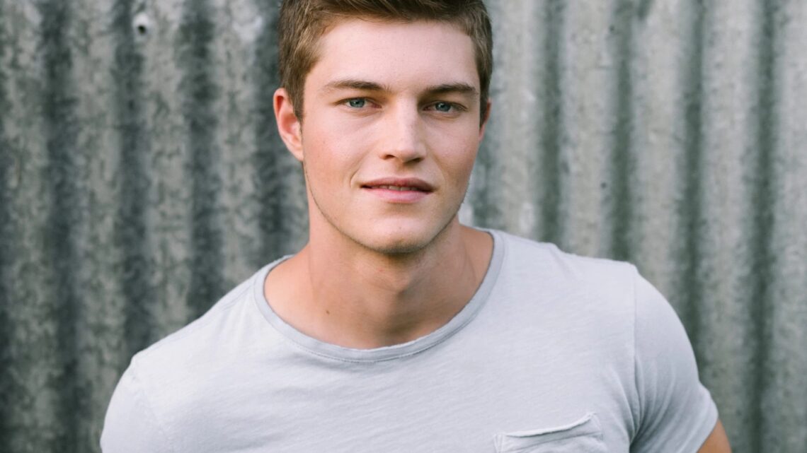 Brendan Peyper Biography: Age, Albums, Career, Net Worth, Awards, Height, Parents, Songs Brendan Peyper Biography: Age, Albums, Career, Net Worth, Awards, Height, Parents, Songs