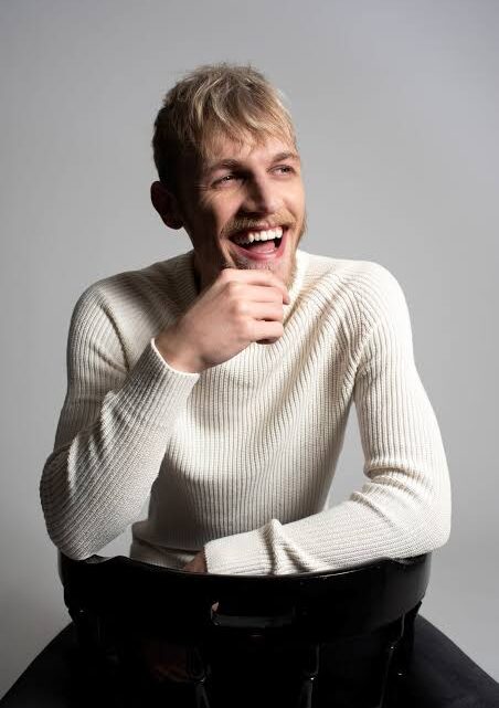Enzo Knol’s Brother, Milan Knol Biography: Age, Net Worth, YouTube Channel, Music Career, Girlfriend, Height, Family Enzo Knol’s Brother, Milan Knol Biography: Age, Net Worth, YouTube Channel, Music Career, Girlfriend, Height, Family