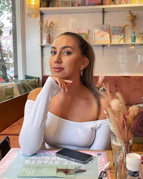 Esra Lakap Biography: YouTube Channel, Family, Children, Husband, Net Worth, Age, Heritage Esra Lakap Biography: YouTube Channel, Family, Children, Husband, Net Worth, Age, Heritage