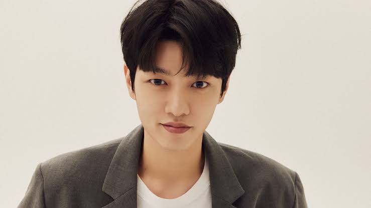 Shin Won-ho Biography: Movies, TV Shows, Instagram, Age, Net Worth, Height, Songs, Wikipedia
