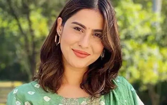 Sheetal Thakur Biography: Parents, Husband, Children, Movies, Ethnicity, Net Worth, Age, Wikipedia, Instagram