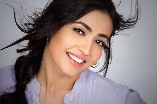 Nidhi Seth Biography: Parents, Husband, Movies, Instagram, Age, Net Worth, Siblings