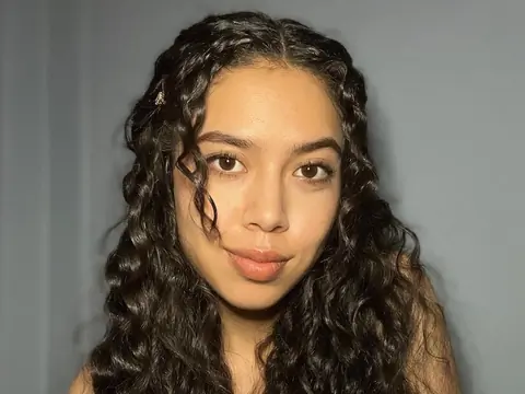 Muskkaan Jaferi Biography: Parents, Siblings, Husband, Children, Age, Net Worth, Instagram