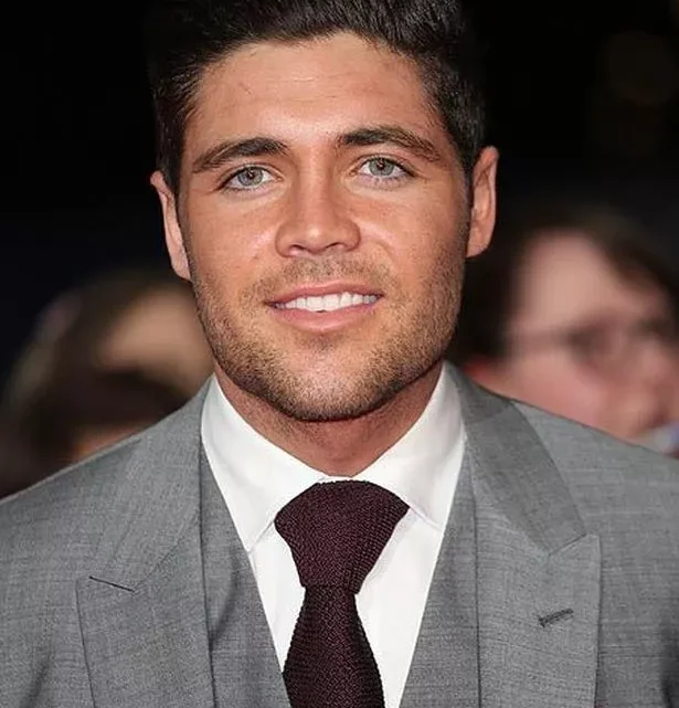 Tom Pearce Biography: Height, Ethnicity, Age, Net Worth, Siblings, Parents, Girlfriend Tom Pearce Biography: Height, Ethnicity, Age, Net Worth, Siblings, Parents, Girlfriend