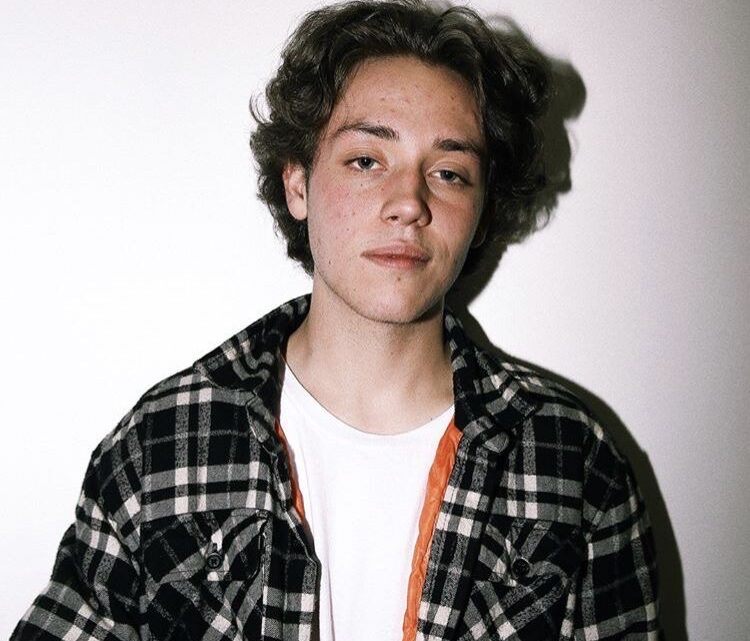 Ethan Cutkosky Bio: Movies, TV Shows, Age, Net Worth, Instagram, Wikipedia, Parents, Wife Ethan Cutkosky Bio: Movies, TV Shows, Age, Net Worth, Instagram, Wikipedia, Parents, Wife