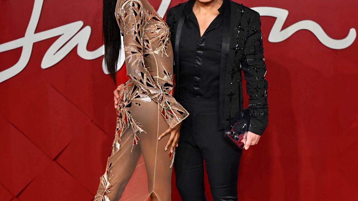 Julien Macdonald Bio: Net Worth, Age, Wife, Children, Height, Dress, Bags, Parents Julien Macdonald Bio: Net Worth, Age, Wife, Children, Height, Dress, Bags, Parents