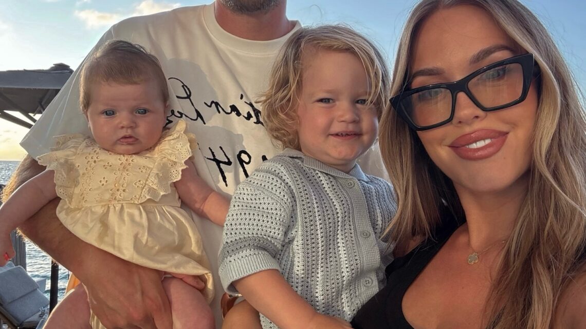 Lottie Tomlinson Biography: Husband, Age, Kids, Siblings, Parents, Net Worth, Height, Family Lottie Tomlinson Biography: Husband, Age, Kids, Siblings, Parents, Net Worth, Height, Family