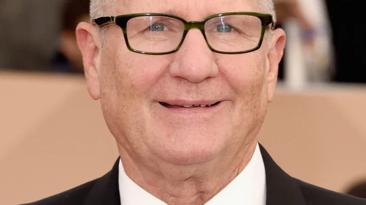 Ed O’Neill Biography: Movies, TV Shows, Age, Net Worth, Awards, Instagram, Wikipedia, Parents, Siblings, Height, Children