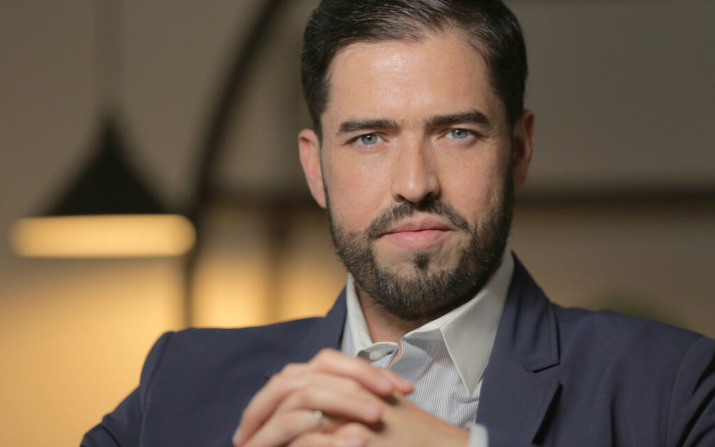 Oscar Guerra Biography: Height, Ethnicity, Age, Net Worth, Siblings, Parents, Films Oscar Guerra Biography: Height, Ethnicity, Age, Net Worth, Siblings, Parents, Films