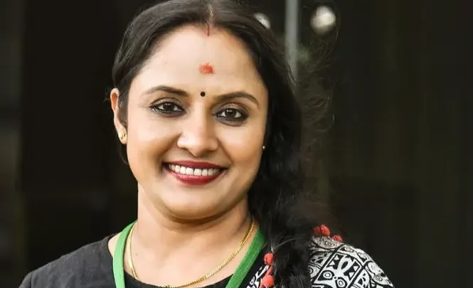 Nisha Sarangh Biography: Wikipedia, Parents, Age, Children, Height, Husband, Siblings, Net Worth, Movies