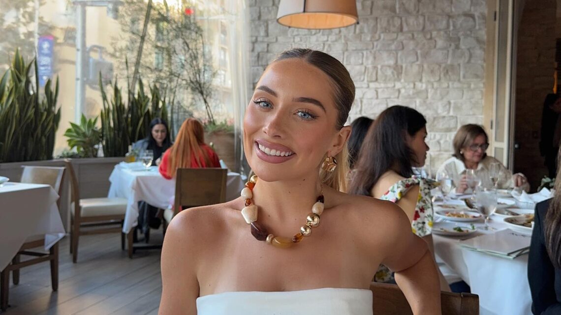 Saffron Barker Bio: Net Worth, Boyfriend, Age, Parents, Height, Weight Loss, Strictly, Family Saffron Barker Bio: Net Worth, Boyfriend, Age, Parents, Height, Weight Loss, Strictly, Family