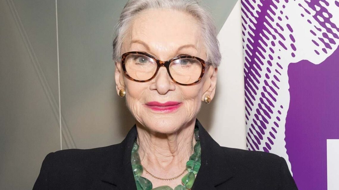 Sian Phillips Bio: Age, Net Worth, Height, Movies, TV Shows, Nationality, Wikipedia, Husband, Parents, Children Sian Phillips Bio: Age, Net Worth, Height, Movies, TV Shows, Nationality, Wikipedia, Husband, Parents, Children