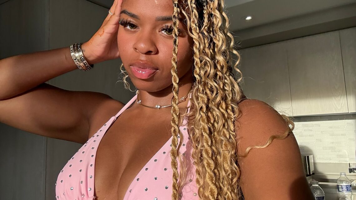 Who is Shelomi Sanders? Deion Sanders’ daughter Bio: Boyfriend, Age, Parents, Siblings, Net Worth, Diabetes, Height, Wiki Who is Shelomi Sanders? Deion Sanders’ daughter Bio: Boyfriend, Age, Parents, Siblings, Net Worth, Diabetes, Height, Wiki