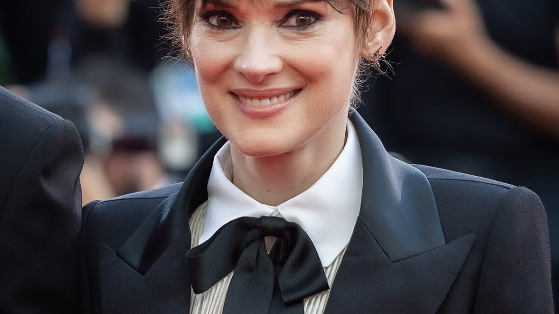 Winona Ryder Biography: Movies, Partner, Height, Ethnicity, Age, Net Worth, Siblings, Parents Winona Ryder Biography: Movies, Partner, Height, Ethnicity, Age, Net Worth, Siblings, Parents