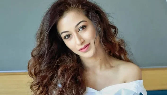 Sunayana Fozdar Biography: Siblings, Parents, Height, Nationality, Age, Net Worth, Awards, Movies, Husband