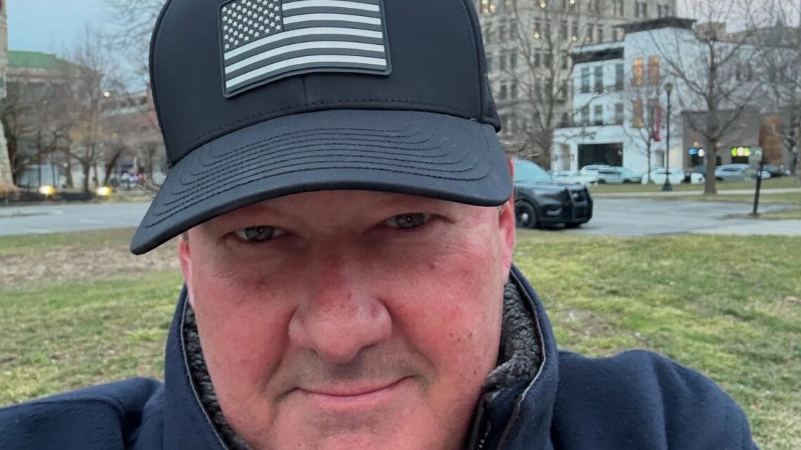 Brian Baumgartner Biography: Age, Net Worth, Siblings, Parents, Height, Ethnicity, Awards, Books, Movies Brian Baumgartner Biography: Age, Net Worth, Siblings, Parents, Height, Ethnicity, Awards, Books, Movies