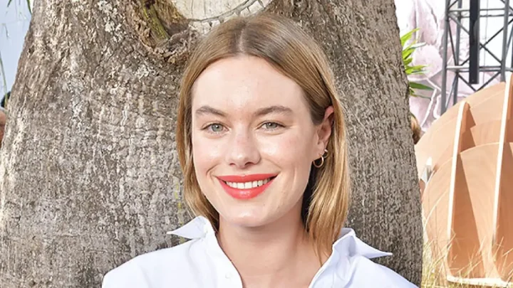 Camille Rowe Biography: Brands, Dating Life, Movies, Height, Ethnicity, Age, Net Worth, Siblings, Parents