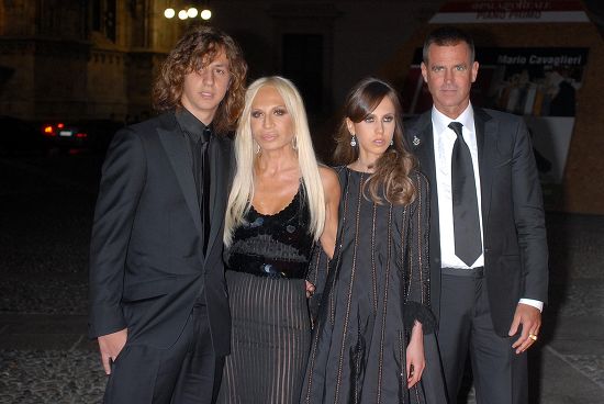 Donatella Versace’s ex-husband Paul Beck Biography: Height, Ethnicity, Age, Net Worth, Siblings, Parents, Versace, Children, Wife Donatella Versace’s ex-husband Paul Beck Biography: Height, Ethnicity, Age, Net Worth, Siblings, Parents, Versace, Children, Wife
