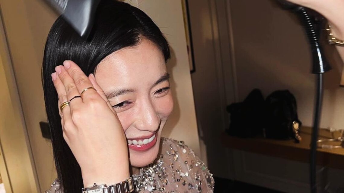 Han Hyo-Joo Biography: Age, Net Worth, Siblings, Parents, Height, Ethnicity, Films, Awards, Songs Han Hyo-Joo Biography: Age, Net Worth, Siblings, Parents, Height, Ethnicity, Films, Awards, Songs