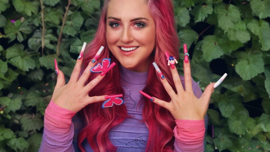 Who is Hope Allen? HopeScope Biography: Height, Ethnicity, Age, Net Worth, Siblings, Parents, Awards, YouTube, Partner Who is Hope Allen? HopeScope Biography: Height, Ethnicity, Age, Net Worth, Siblings, Parents, Awards, YouTube, Partner