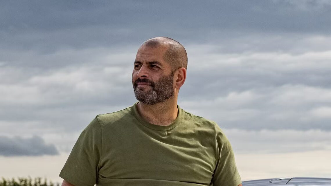 Chris Harris Biography: Siblings, Parents, Height, Ethnicity, Age, Net Worth, Kids, Awards, Films, Books Chris Harris Biography: Siblings, Parents, Height, Ethnicity, Age, Net Worth, Kids, Awards, Films, Books