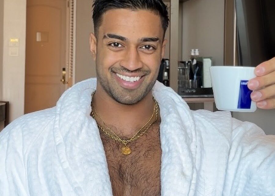 Hamza Ahmed Biography: Parents, Siblings, Age, Net Worth, Height, Ethnicity, YouTube, Love Life Hamza Ahmed Biography: Parents, Siblings, Age, Net Worth, Height, Ethnicity, YouTube, Love Life