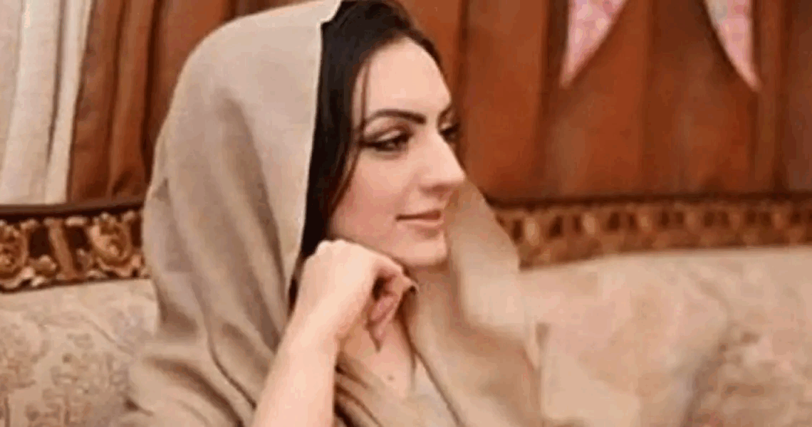 Imran Khan’s wife, Bushra Bibi Biography: Children, Age, Net Worth, Wikipedia, Height, Photos, Siblings, Nationality Imran Khan’s wife, Bushra Bibi Biography: Children, Age, Net Worth, Wikipedia, Height, Photos, Siblings, Nationality
