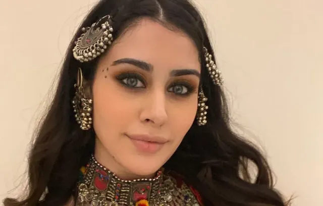Warina Hussain Biography: Age, Net Worth, Pictures, Model, Parents, Wikipedia, Instagram Warina Hussain Biography: Age, Net Worth, Pictures, Model, Parents, Wikipedia, Instagram