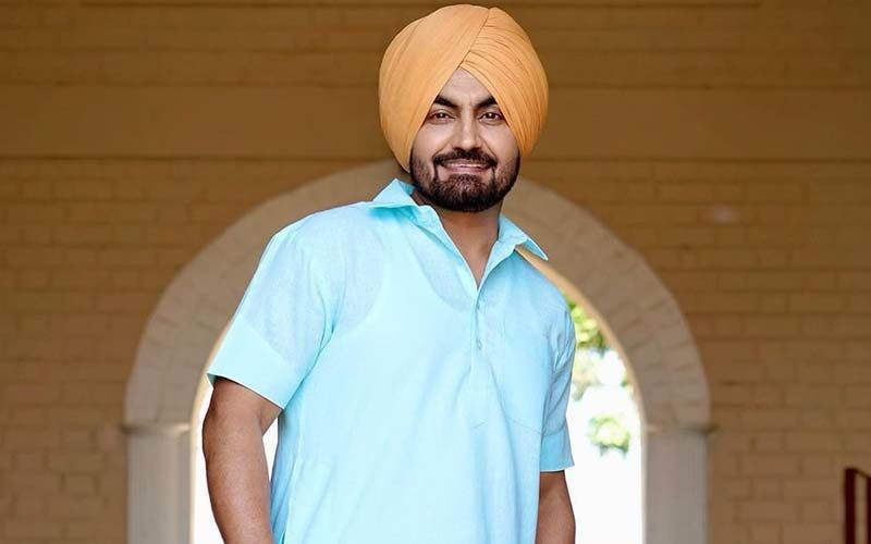 Ravinder Grewal Biography: Wife, Songs, Wikipedia, Siblings, Age, Net Worth, Instagram Ravinder Grewal Biography: Wife, Songs, Wikipedia, Siblings, Age, Net Worth, Instagram