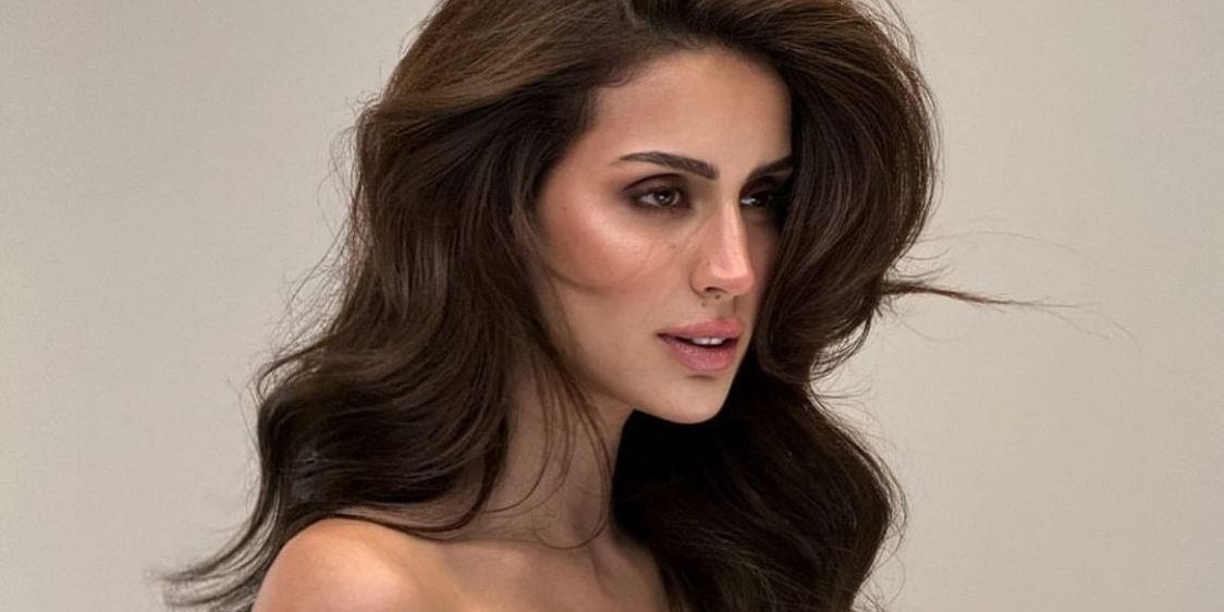 Larissa Bonesi Biography: Instagram, Age, Net Worth, Parents, Siblings, Husband, Children Larissa Bonesi Biography: Instagram, Age, Net Worth, Parents, Siblings, Husband, Children