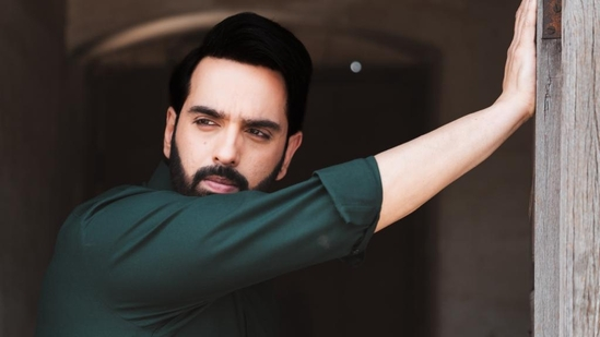 Luv Sinha Biography: Age, Net Worth, Instagram, Wife, Height, Wiki, Parents, Siblings, Movies Luv Sinha Biography: Age, Net Worth, Instagram, Wife, Height, Wiki, Parents, Siblings, Movies
