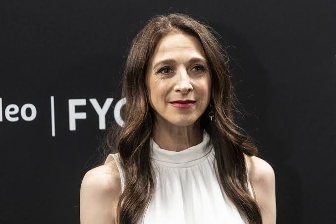 Marin Hinkle Biography: Movies, TV Shows, Awards, Parents, Husband, Children, Siblings, Age, Net Worth Marin Hinkle Biography: Movies, TV Shows, Awards, Parents, Husband, Children, Siblings, Age, Net Worth