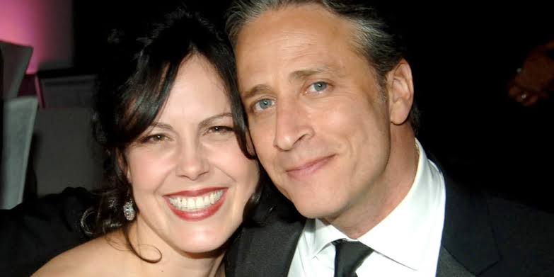 Jon Stewart’s wife Tracey Mcshane Biography: Parents, Siblings, Age, Net Worth, Height, Ethnicity, Books, Wife, Children Jon Stewart’s wife Tracey Mcshane Biography: Parents, Siblings, Age, Net Worth, Height, Ethnicity, Books, Wife, Children