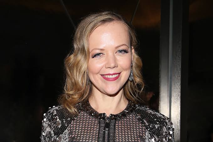 Emily Bergl Biography: Age, Imdb, Movies, TV Shows, Net Worth, Husband, Parents, Children Emily Bergl Biography: Age, Imdb, Movies, TV Shows, Net Worth, Husband, Parents, Children