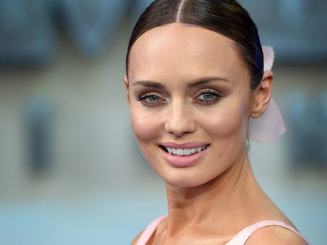 Laura Haddock Biography: Movies, Net Worth, Age, Wikipedia, TV Shows, Parents, Children, Height, Husband Laura Haddock Biography: Movies, Net Worth, Age, Wikipedia, TV Shows, Parents, Children, Height, Husband