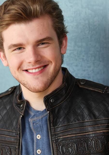 Sean Ryan Fox Biography: Parents, Wife, Movies, TV Shows, Baby, Age, Instagram, Height, Wiki Sean Ryan Fox Biography: Parents, Wife, Movies, TV Shows, Baby, Age, Instagram, Height, Wiki