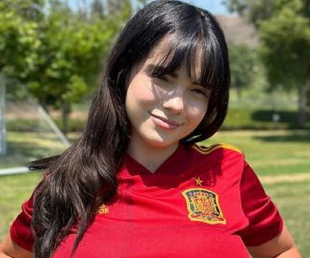 Salome Larrea Munoz Biography: Instagram, Net Worth, Age, Nationality, Wiki, Movies, Parents Salome Larrea Munoz Biography: Instagram, Net Worth, Age, Nationality, Wiki, Movies, Parents