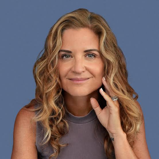 Glennon Doyle Biography: Books, Career, Age, Wiki, Net Worth, Husband, Children, Parents, Height Glennon Doyle Biography: Books, Career, Age, Wiki, Net Worth, Husband, Children, Parents, Height