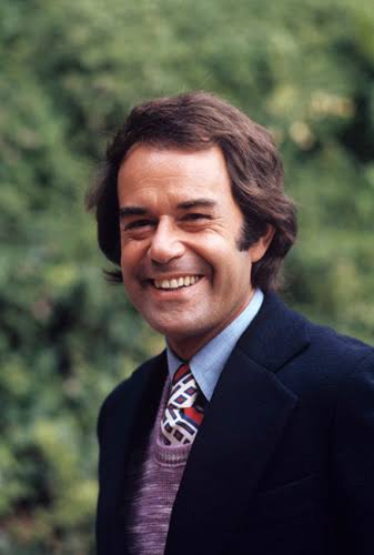 Laurence Luckinbill Biography: Movies, TV Shows, Age, Net Worth, Parents, Siblings, Wife, Children, Wikipedia Laurence Luckinbill Biography: Movies, TV Shows, Age, Net Worth, Parents, Siblings, Wife, Children, Wikipedia