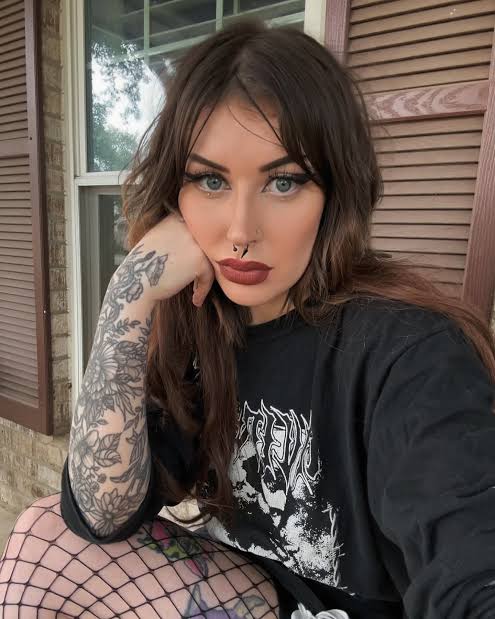 Taylor Nicole Dean Biography: Wikipedia, Net Worth, Age, Instagram, Parents, Siblings, YouTube Taylor Nicole Dean Biography: Wikipedia, Net Worth, Age, Instagram, Parents, Siblings, YouTube