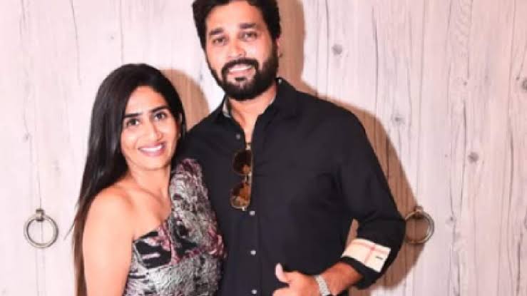 Murali Vijay’s Wife, Nikita Vanjara Biography: Age, Wiki, Children, Net Worth, Parents, Movies Murali Vijay’s Wife, Nikita Vanjara Biography: Age, Wiki, Children, Net Worth, Parents, Movies