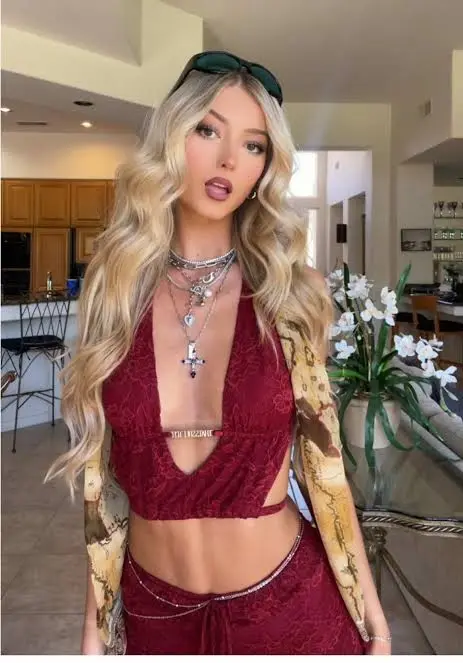 Emily Dobson Biography: Parents, Siblings, Age, Net Worth, Height, Ethnicity, Boyfriend, Films