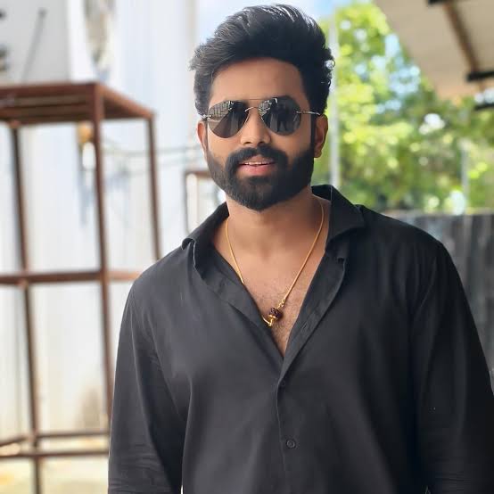 Yuvan Mayilsamy Bio: Movies, TV Shows, Parents, Siblings, Age, Net Worth, Instagram, Height Yuvan Mayilsamy Bio: Movies, TV Shows, Parents, Siblings, Age, Net Worth, Instagram, Height