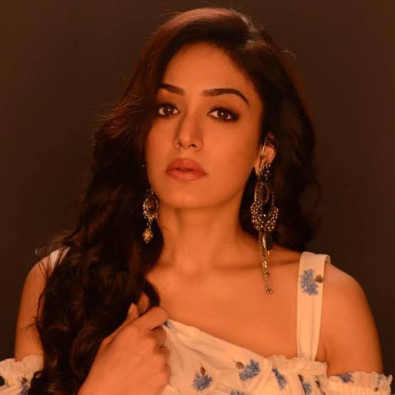 Khushali Kumar Biography: Parents, Siblings, Husband, Height, Age, Net Worth, Movies, TV Shows Khushali Kumar Biography: Parents, Siblings, Husband, Height, Age, Net Worth, Movies, TV Shows