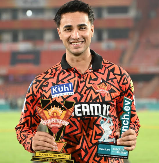 Abhishek Sharma Biography: Stats, Age, Net Worth, Instagram, Parents, Siblings, Career, Current Team Abhishek Sharma Biography: Stats, Age, Net Worth, Instagram, Parents, Siblings, Career, Current Team